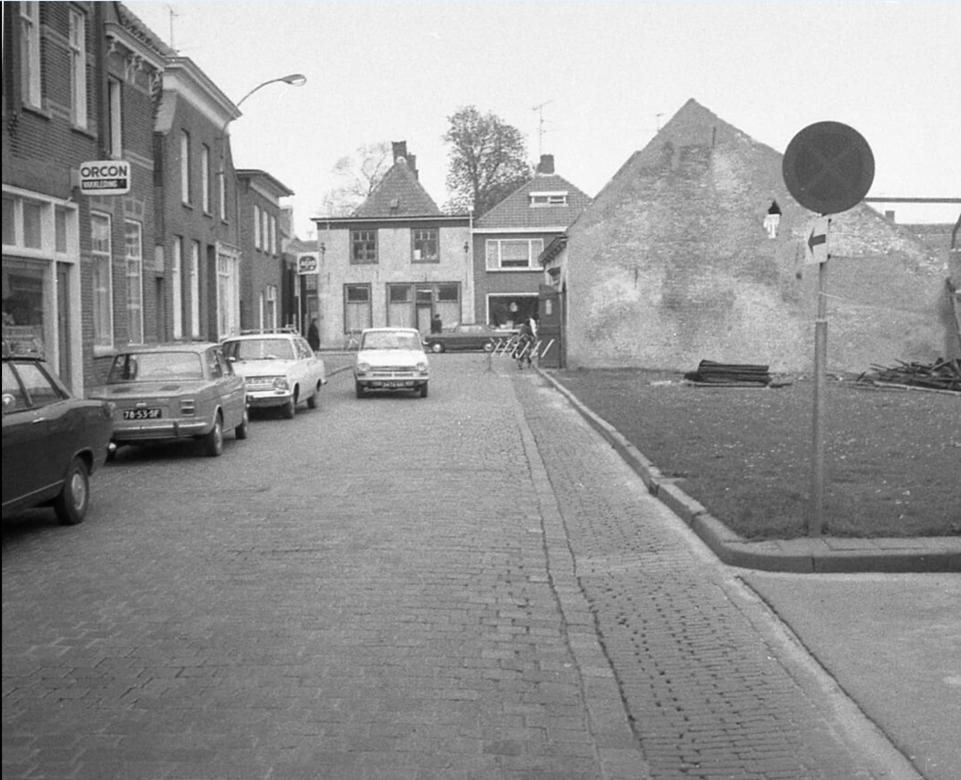 Klundert, Voorstraat in Zwart-Wit